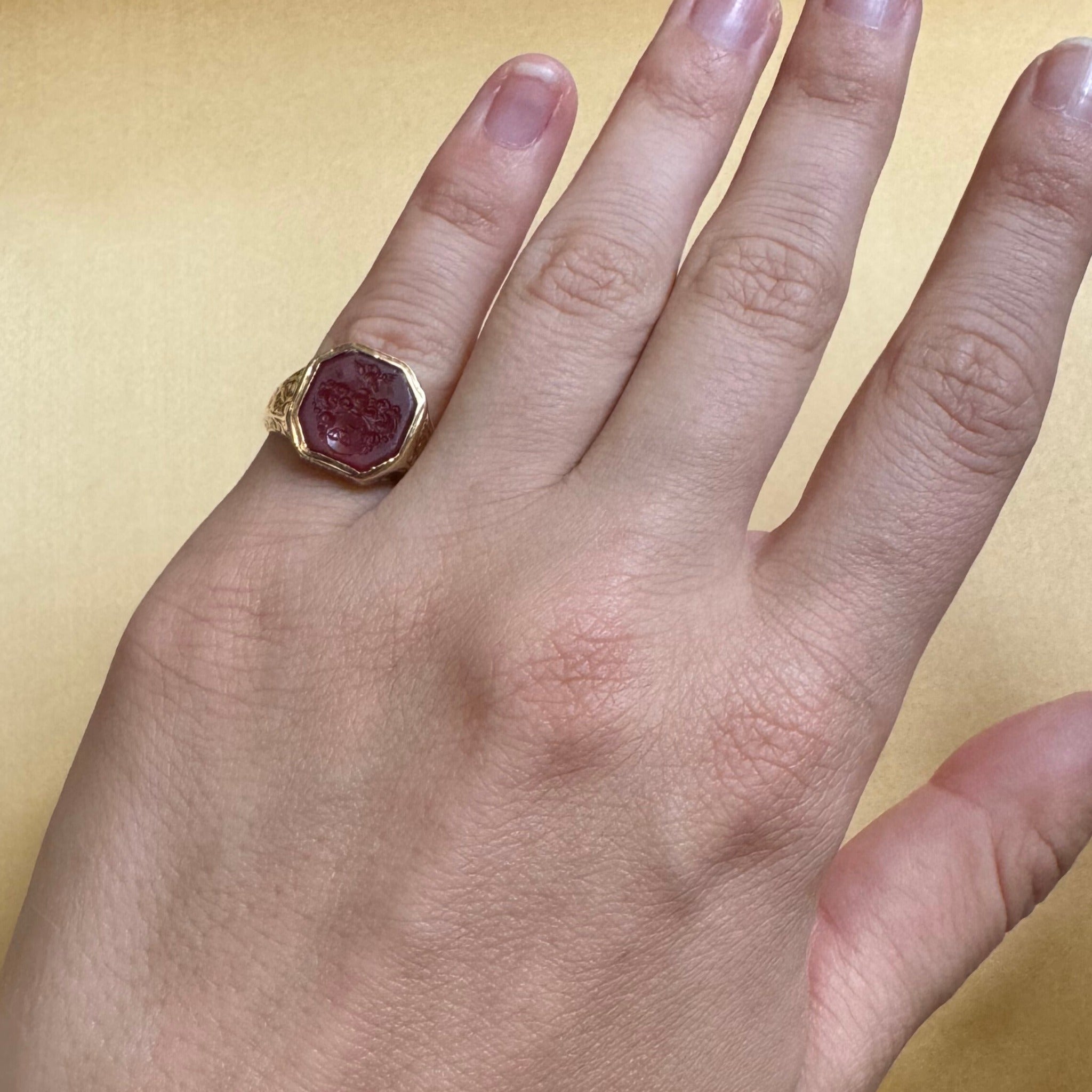 Estate Carnelian Intaglio Crest 14K Yellow Gold Signet Ring