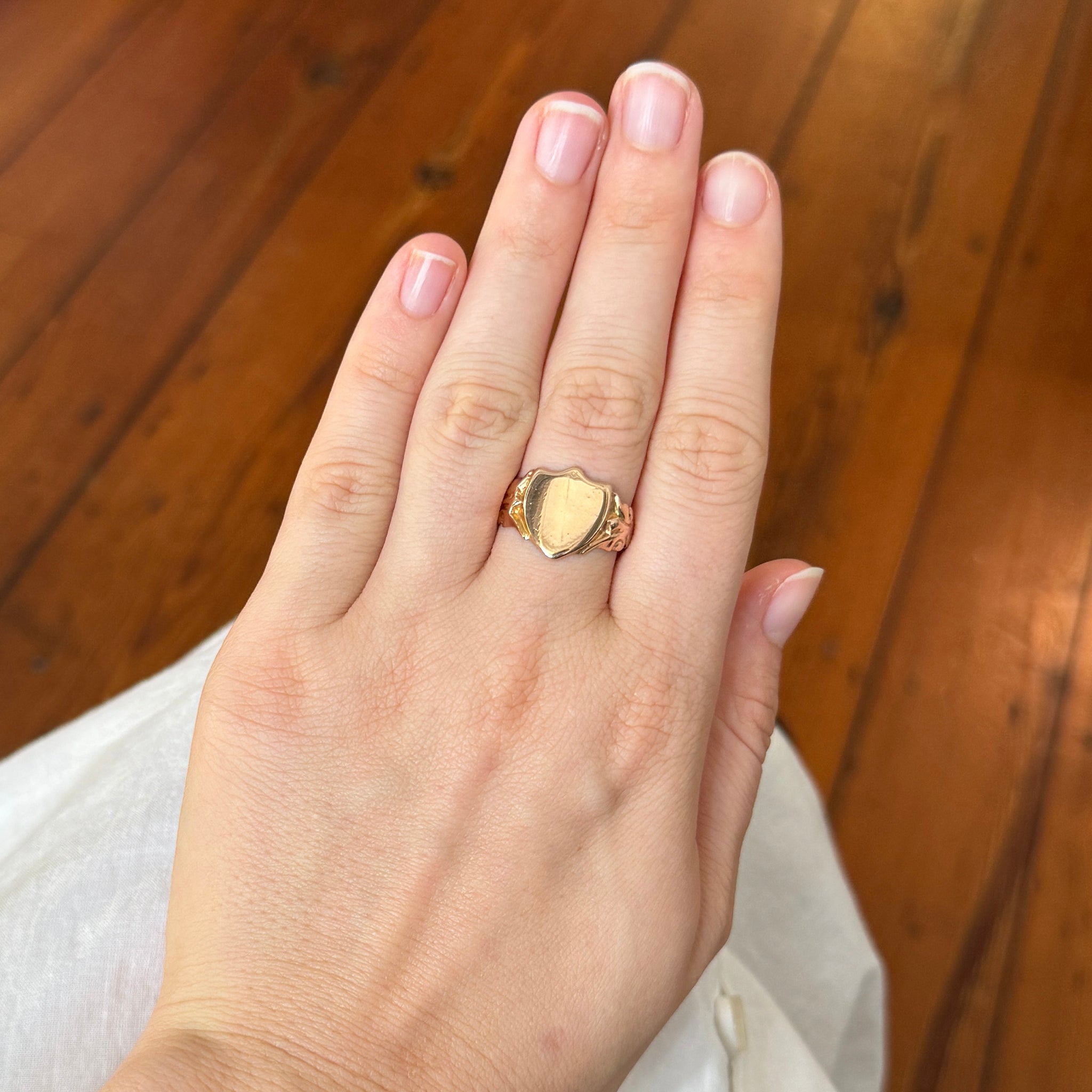 Edwardian 9K Gold Shield Signet Ring