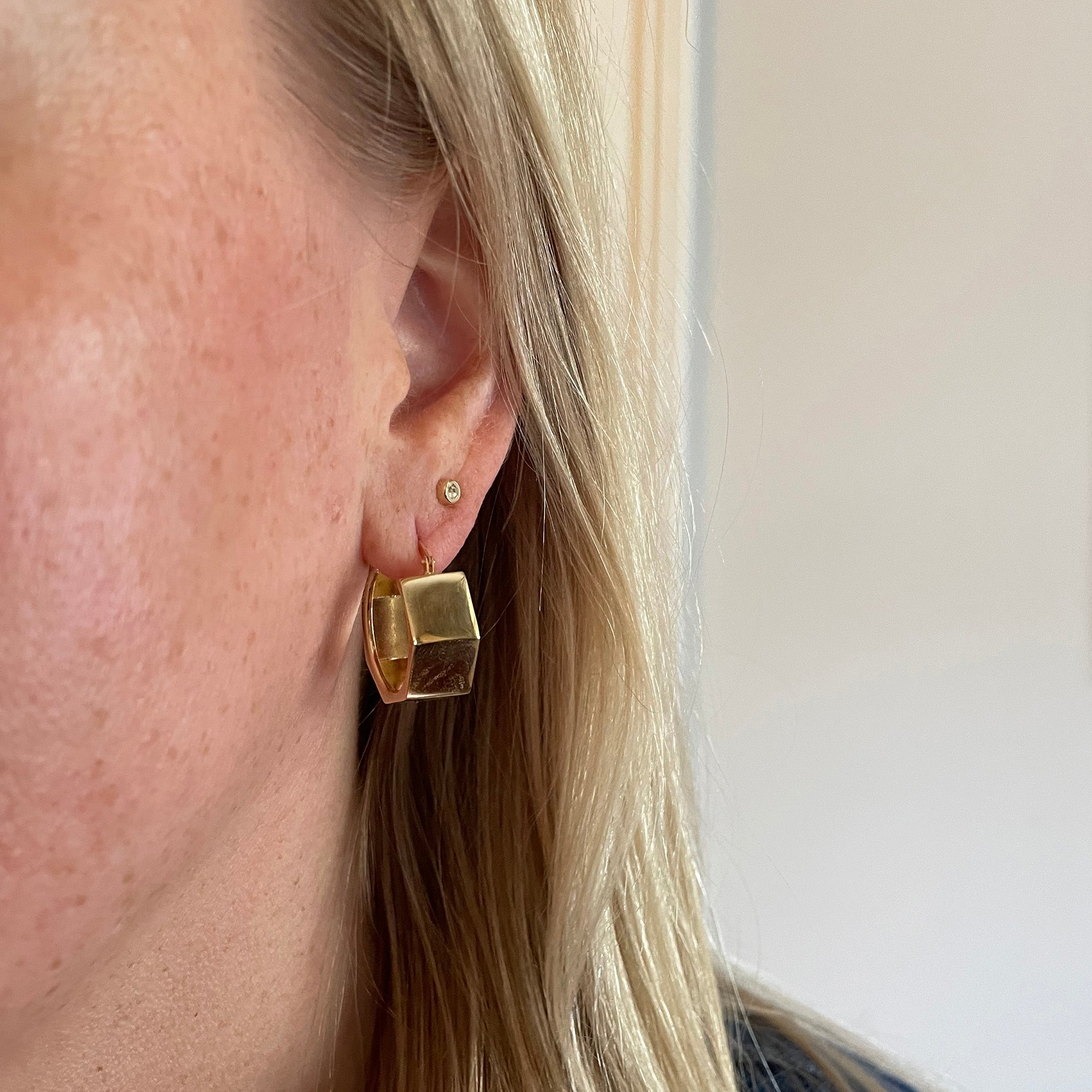 14K Yellow Gold Italian Hexagon Hoop Earrings