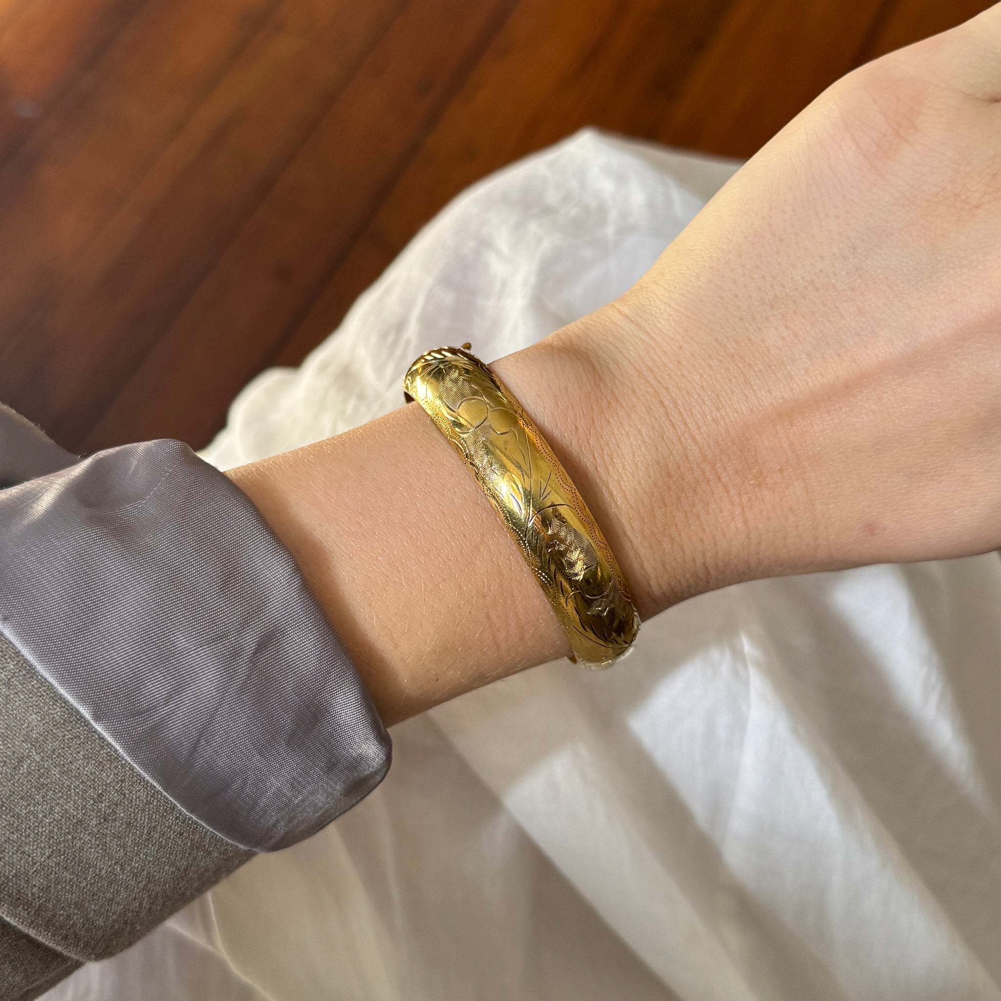 Vintage Engraved Scroll Pattern Gold-Filled Bangle