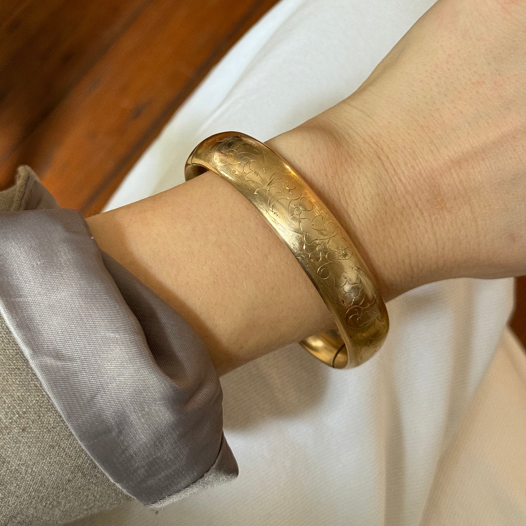 Vintage Engraved Floral Pattern Gold-Filled Bangle