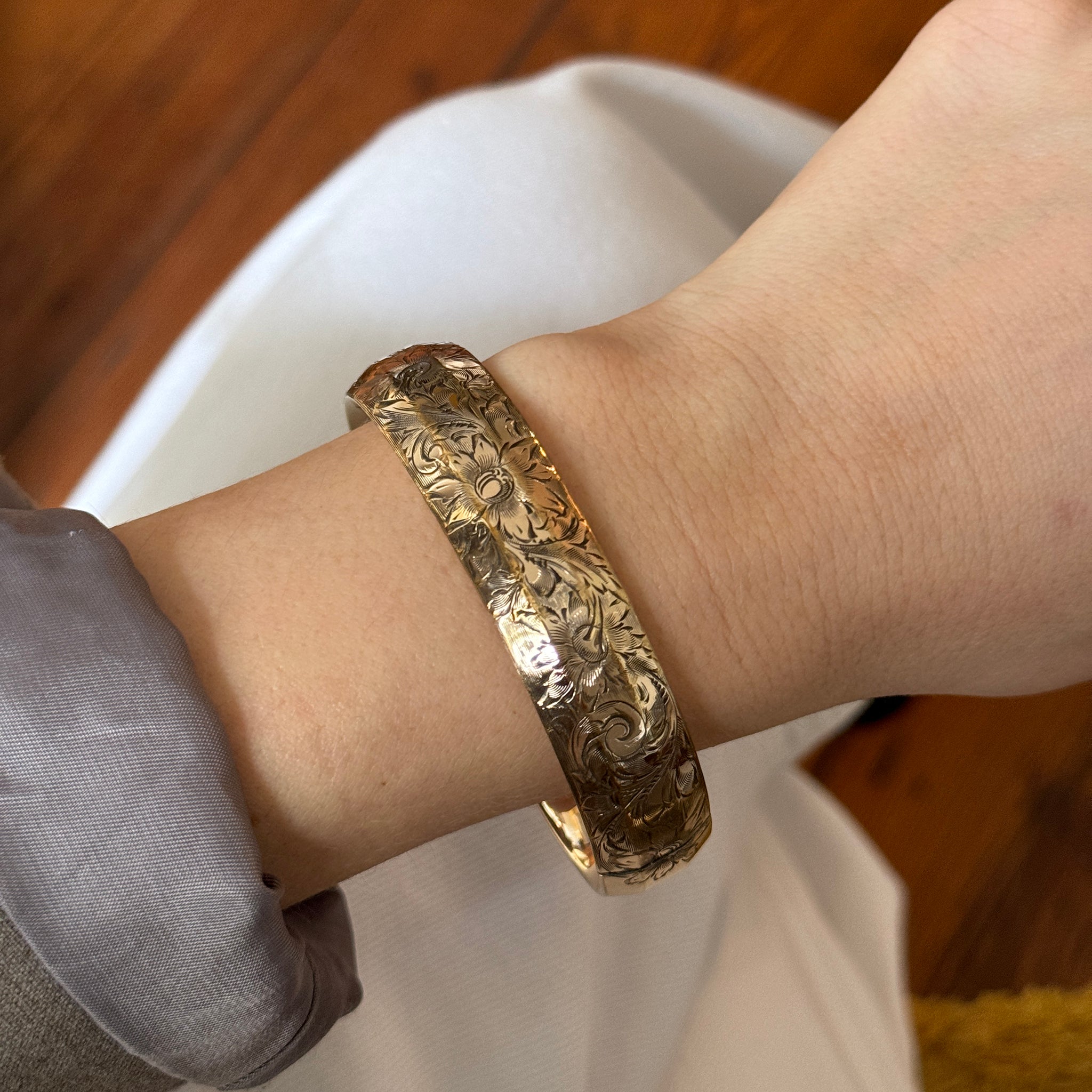 Vintage Engraved Floral Pattern Gold-Filled Bangle