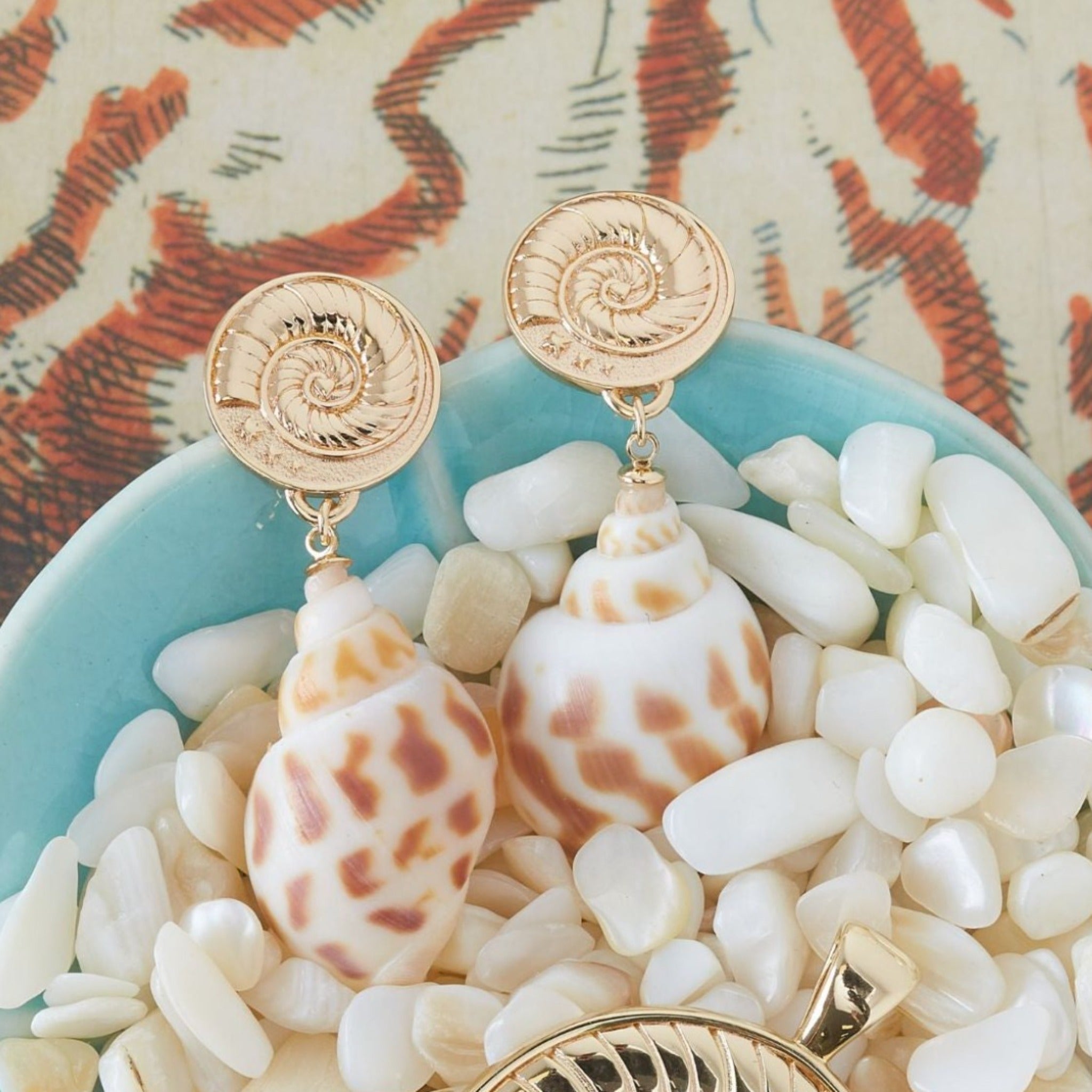 Jane Win INSPIRATION Shell Drop Earrings